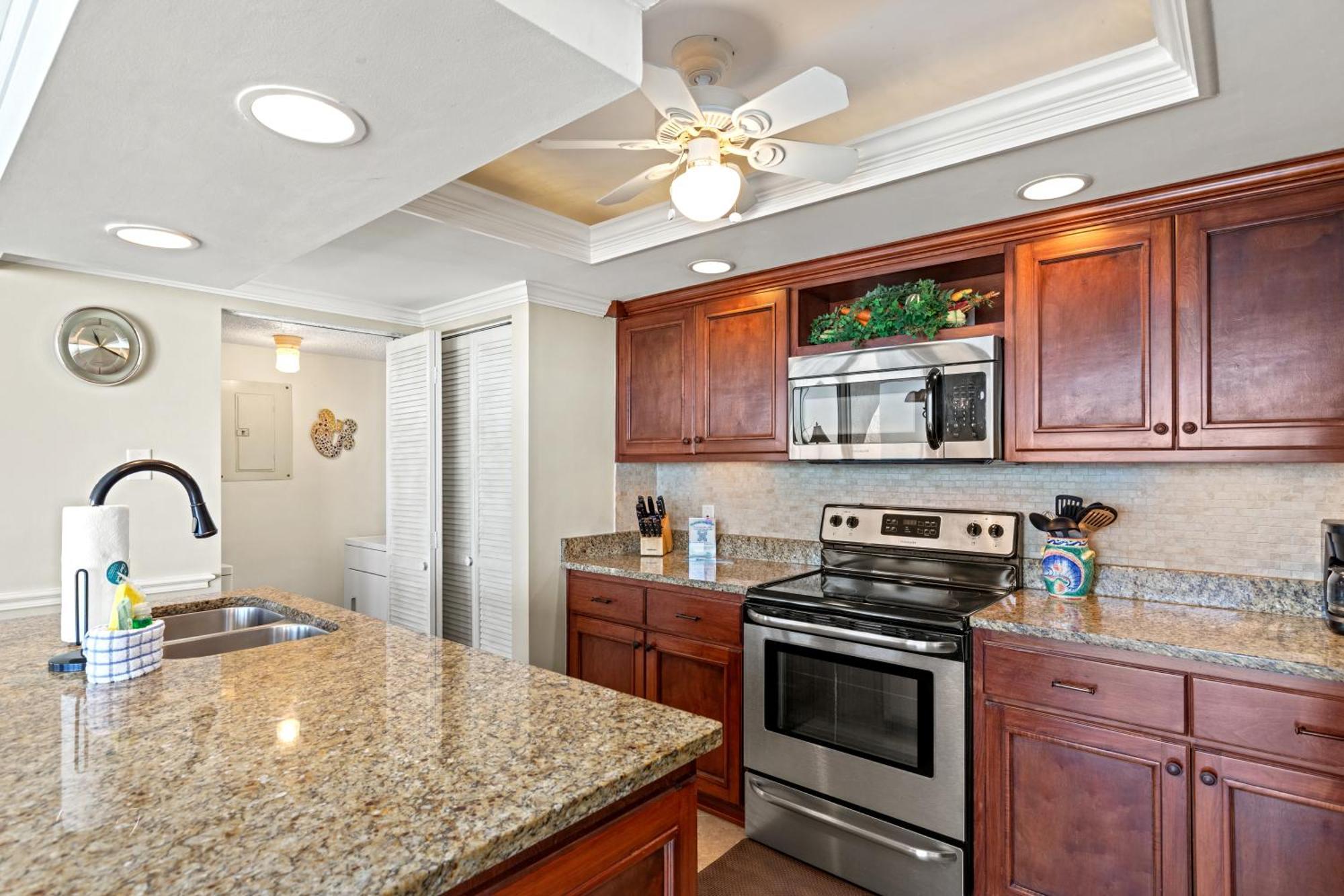 Holiday home Haven! 2br 2ba Sleeps 6! Coastal Paradise Awaits!