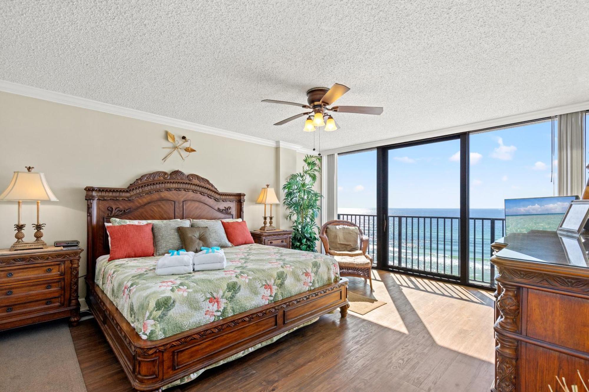 Haven! 2br 2ba Sleeps 6! Coastal Paradise Awaits! * Panama City Beach